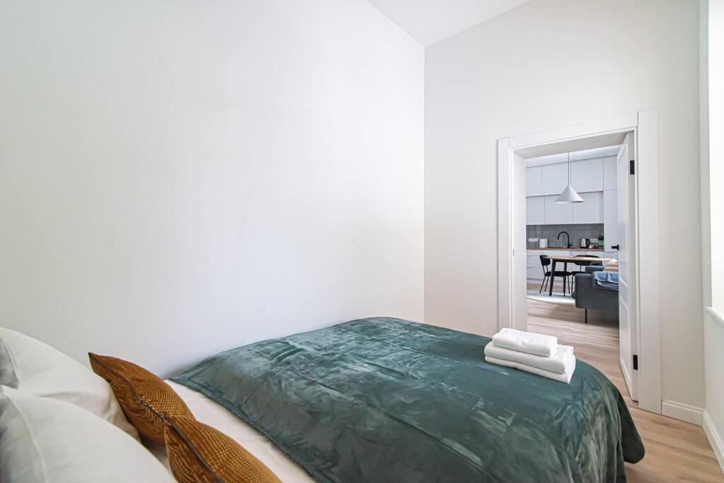 New And Modern Apartment in Old Town by Urban Rent 2