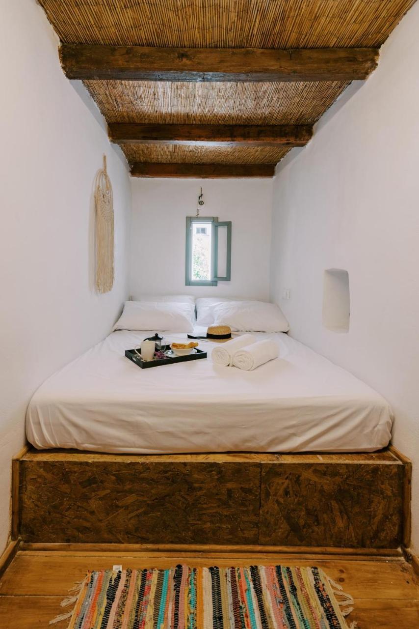 Eurus & Zephyrus Apartments 1