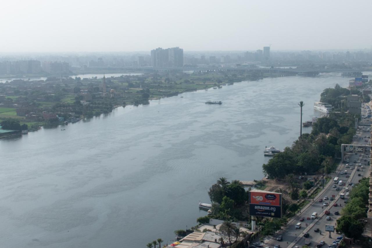 Cairo - Maadi, Pyramids And Nile View Luxury Apartment 1