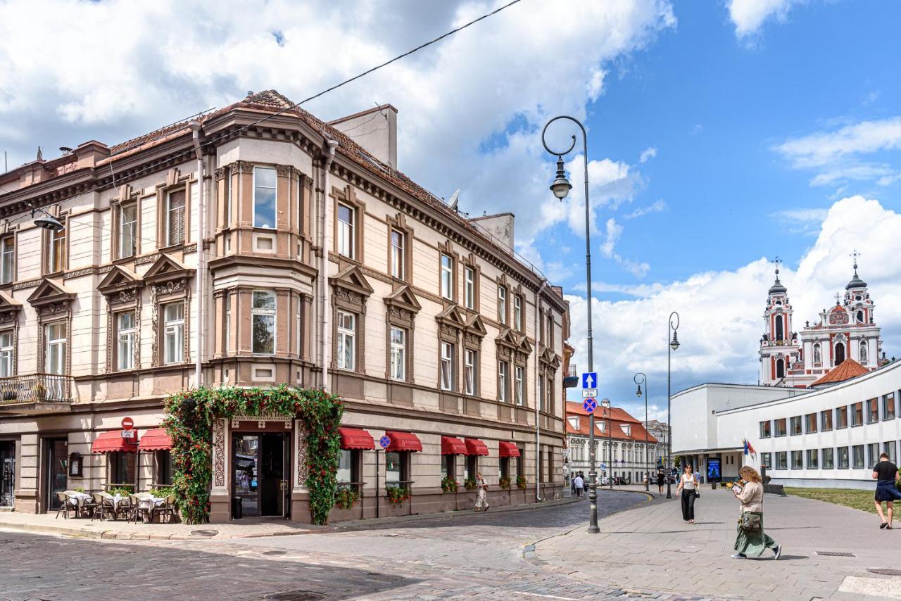 Jacuzzi Apartments X Free Parking X Self Check-In 24x7 by H&H 2