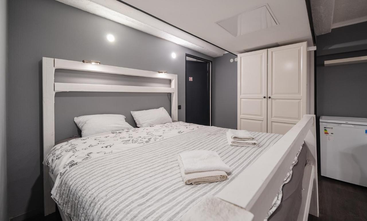 Islandijos Self Check-In Basement Apartments 2