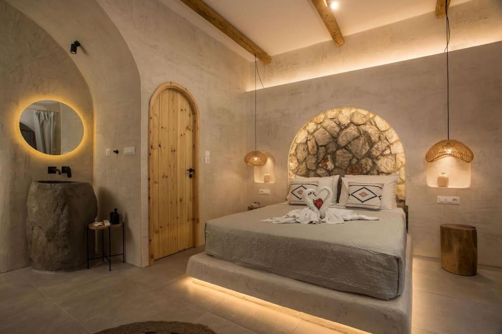 Saint Zoe Luxury Suite 1