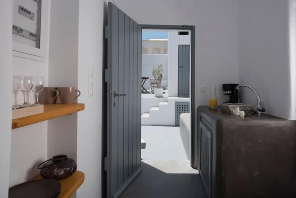 Onirondas Villas Dom Style in Fira City