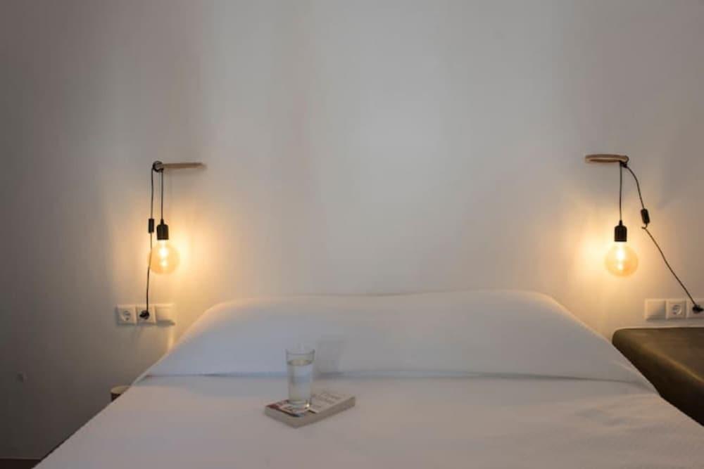 Onirondas Villas Dom Style in Fira City 1