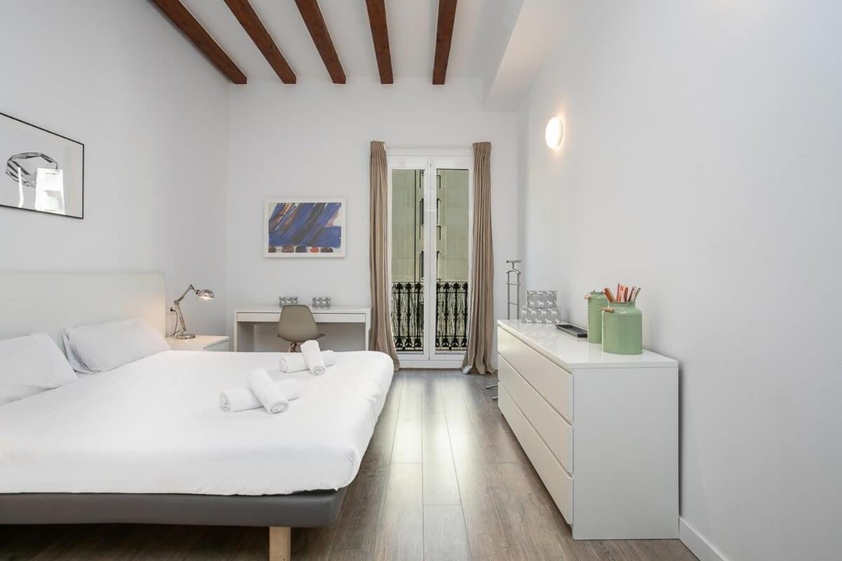 The Collection Barcelona - Paseo de Gracia Modern 4bd with Terrace 2