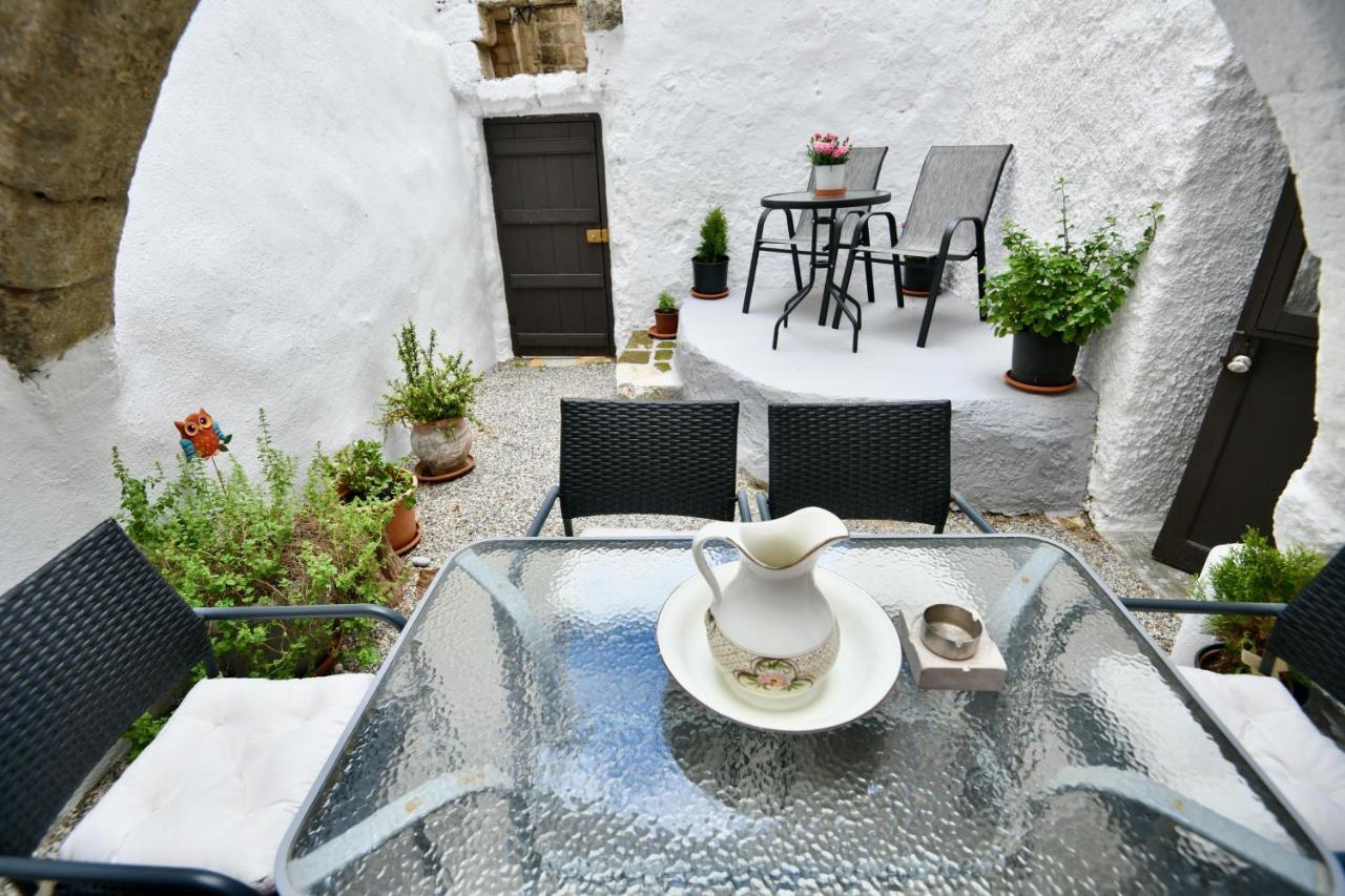 Penelope Garden House Old Town 2