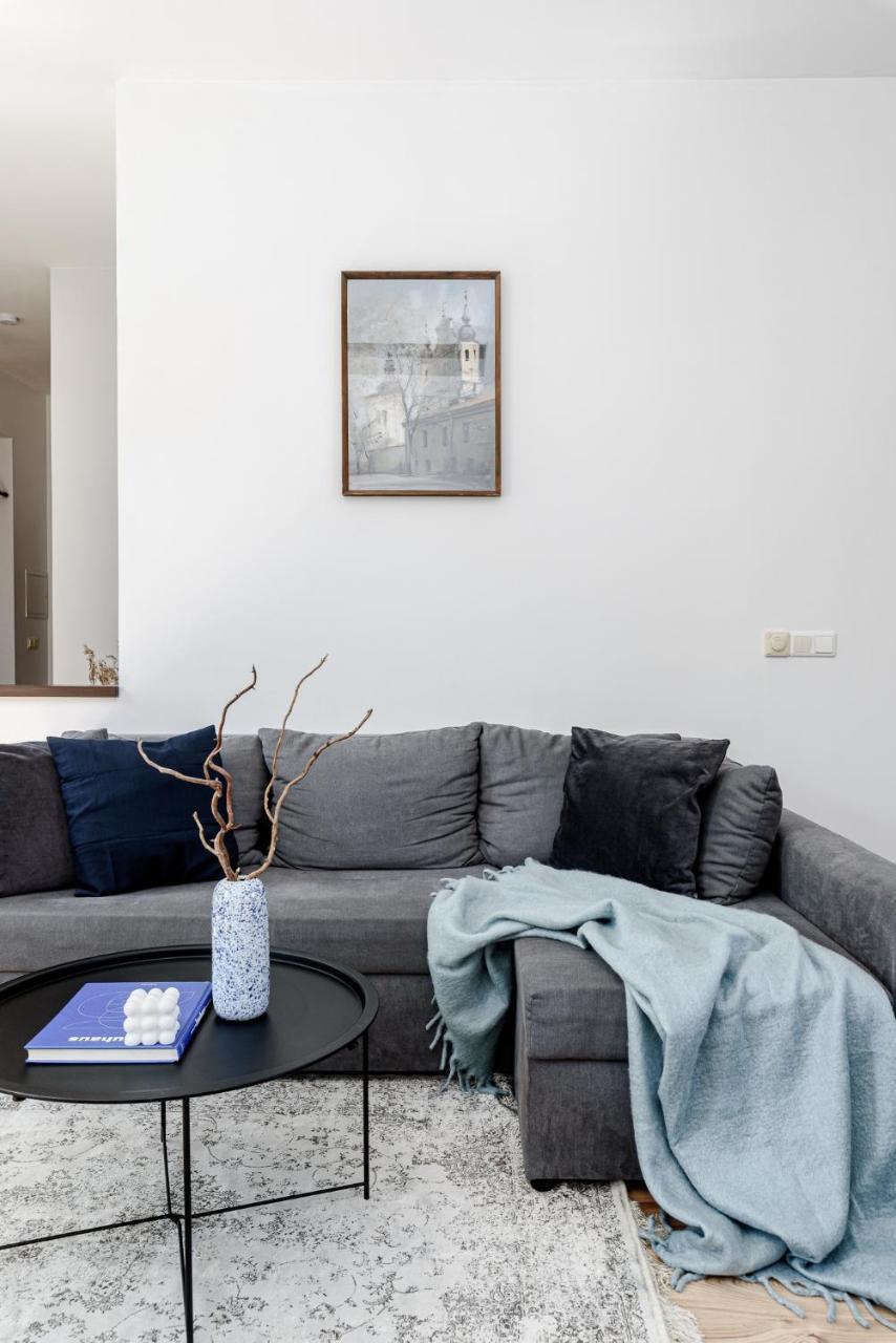 Spacious City Centre Apartment with Parking Self Check-In 2