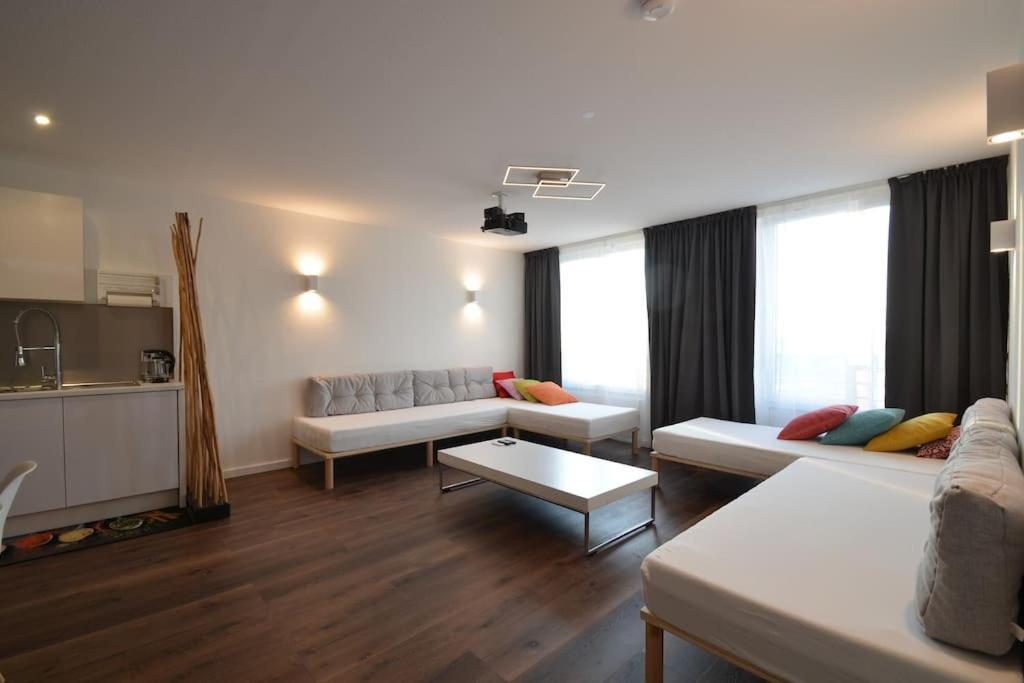 3 Bathroom, Rhapsody in Roof, Penthouse 1