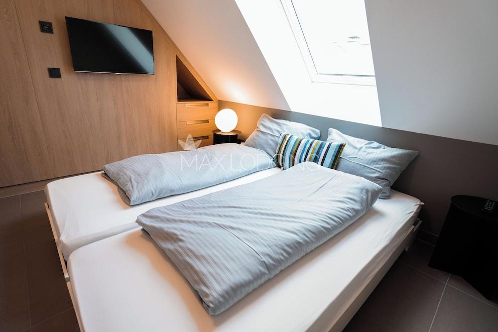 Max Lodging Gmbh & Co Kg 2