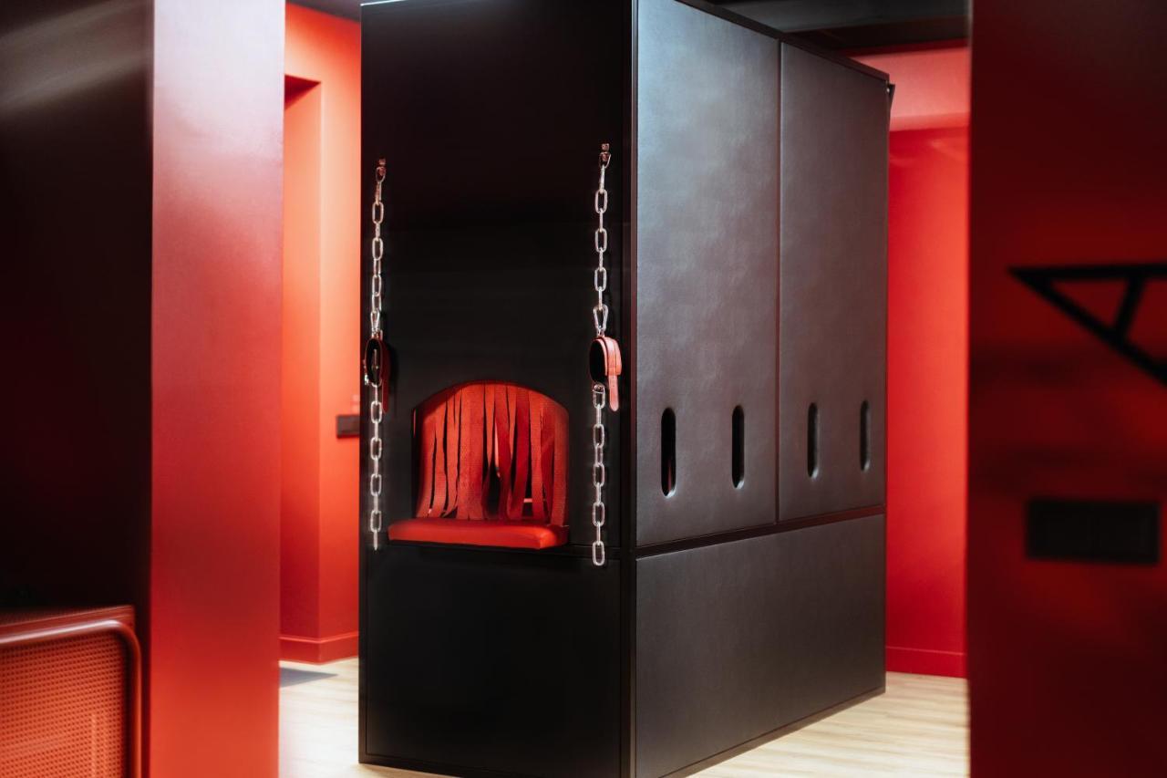Bdsm Red Apartments (Adults Only) 2
