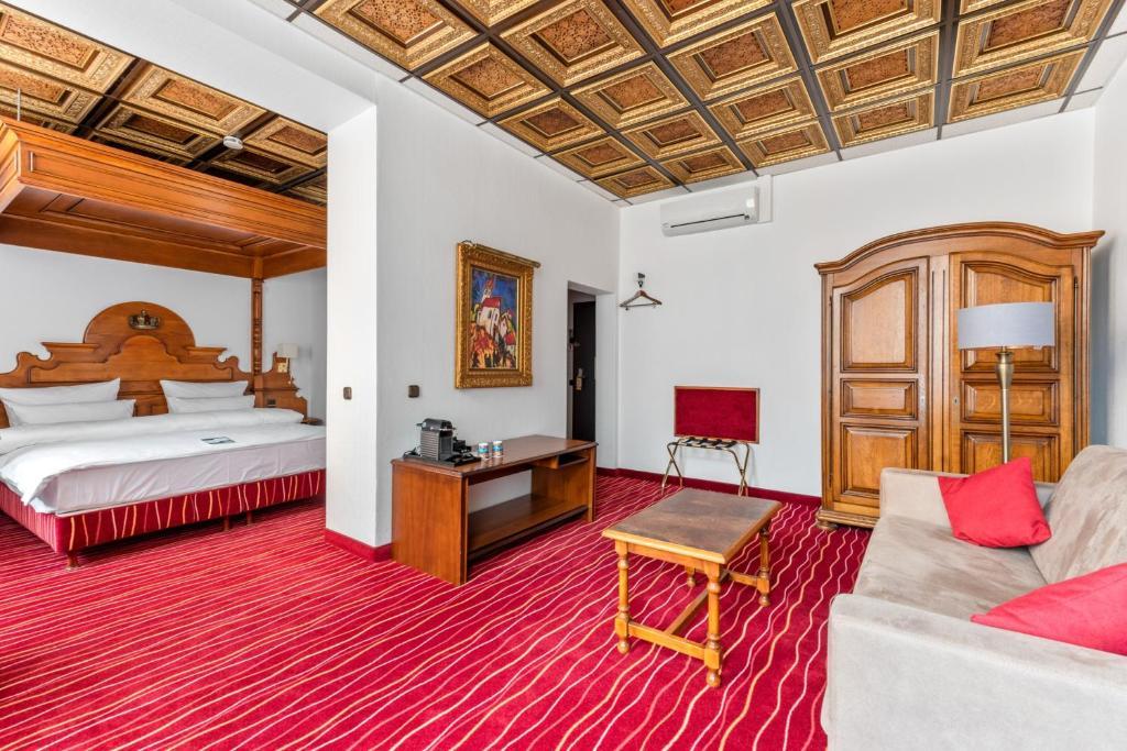 King's Hotel First 2