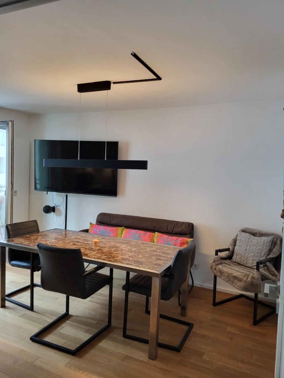 Theoak Suite-Englischer Garten 2 Zimmer Apartment Ruhig & Privat Parking