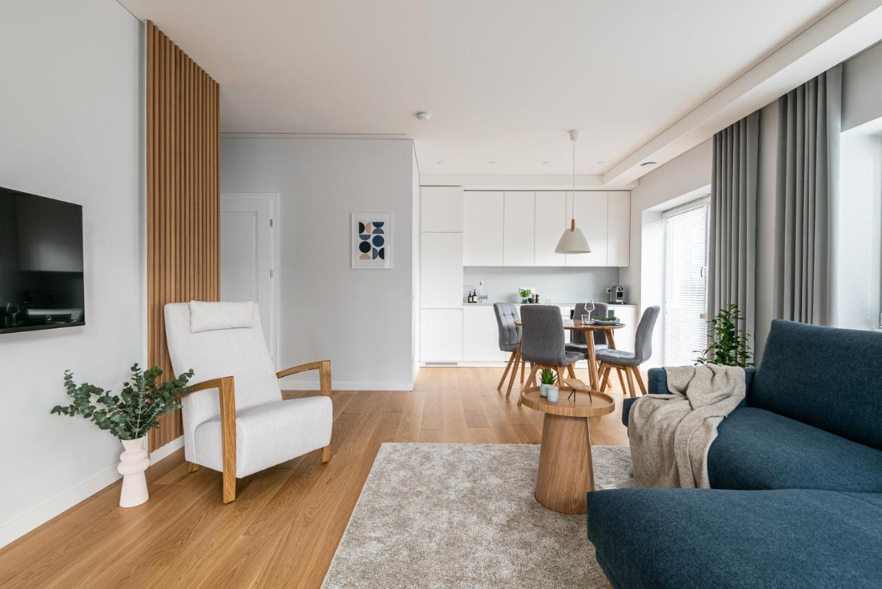 D33 Vilnius - Brand New Luxury Apartment with Terrace, Garden, AC And Parking 2