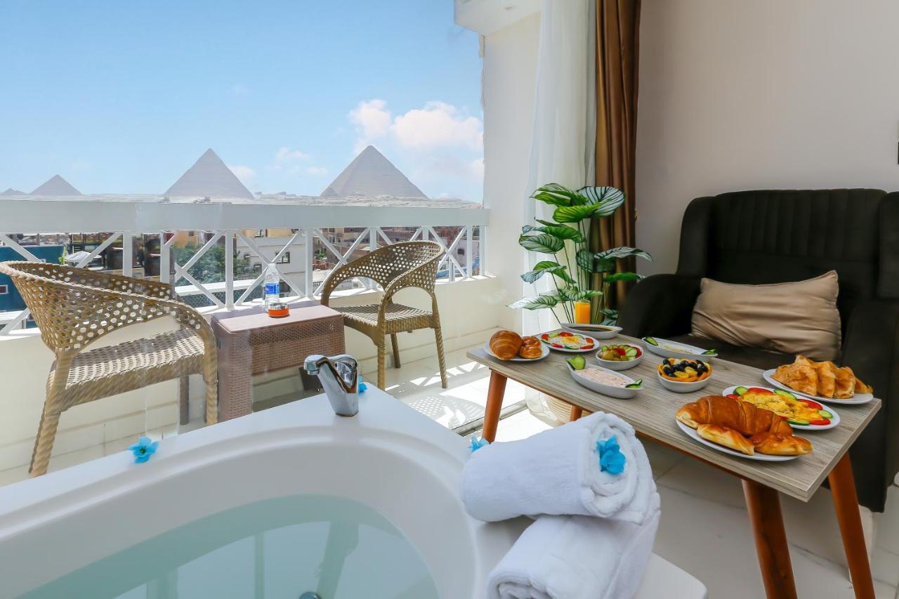 Horizon Pyramid View Inn