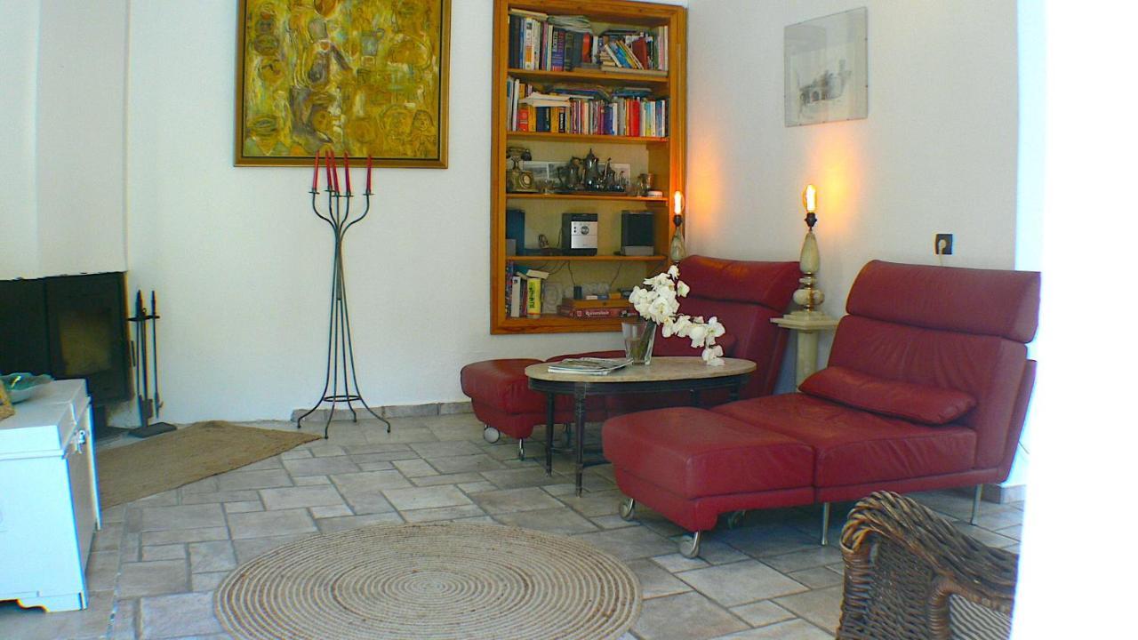 Casa de la Flora by Rhodes4vacation 2