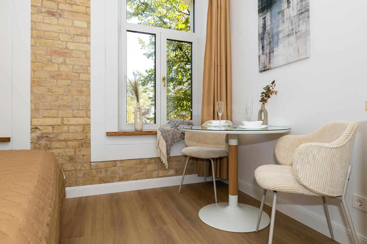 Cohost I Brand New Apt, W-Ac in a Central Location 1