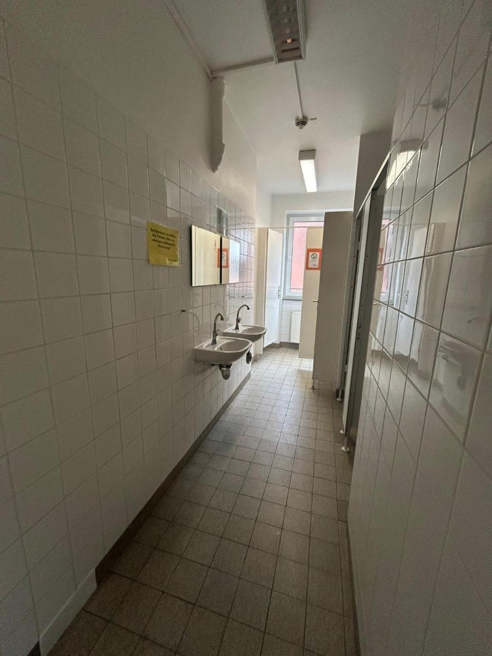 2-Rent Group Hostel Rooms&Apartments Gkp2 1