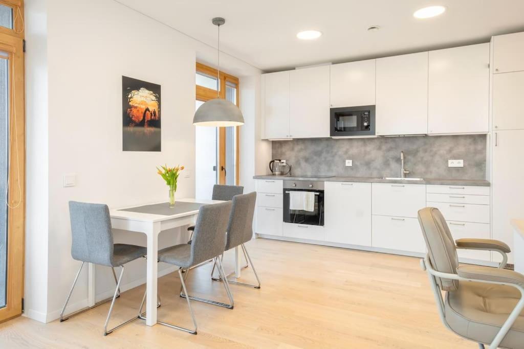 Apartment with Balcony And Castle View by Urban Rent 2