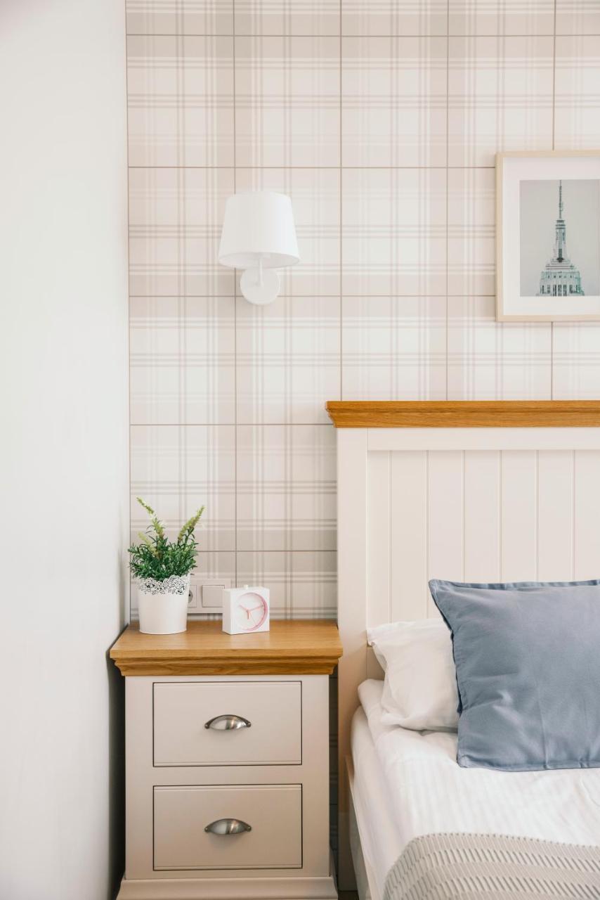 J14a I Rooms & Apartments Automated Self Check-In 1