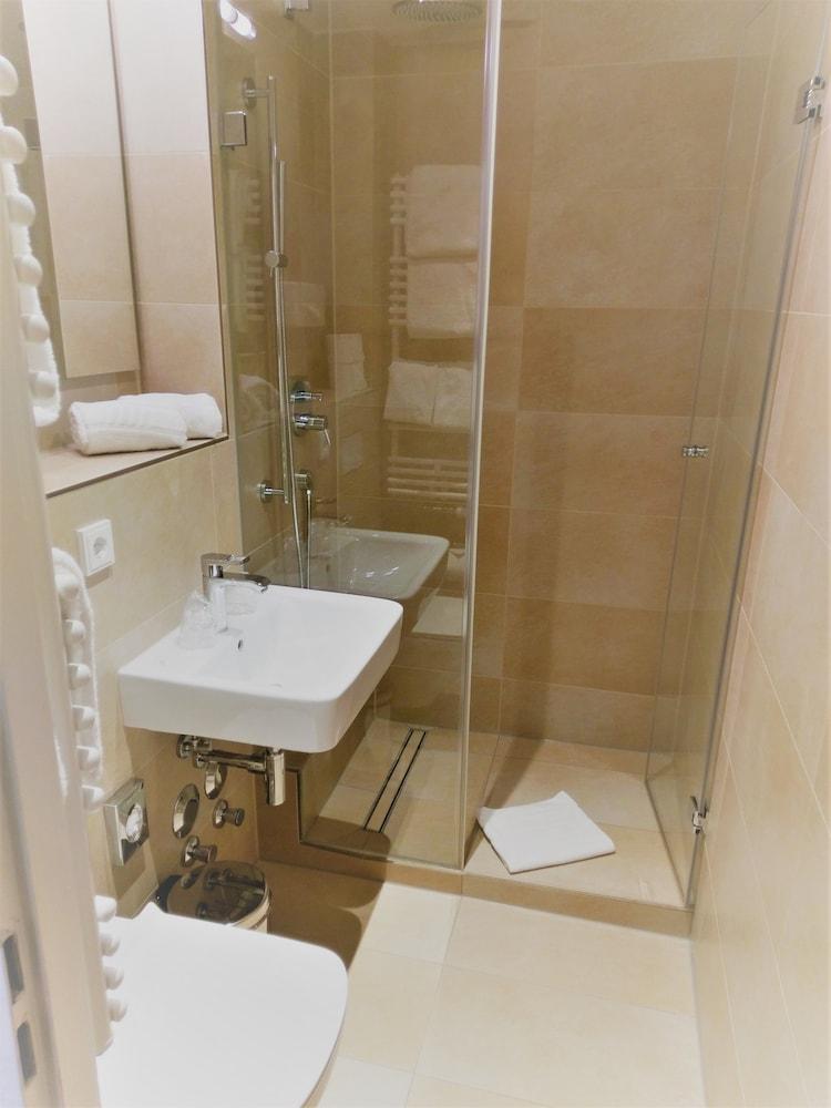 Frederics Munchen City Olympiapark 2