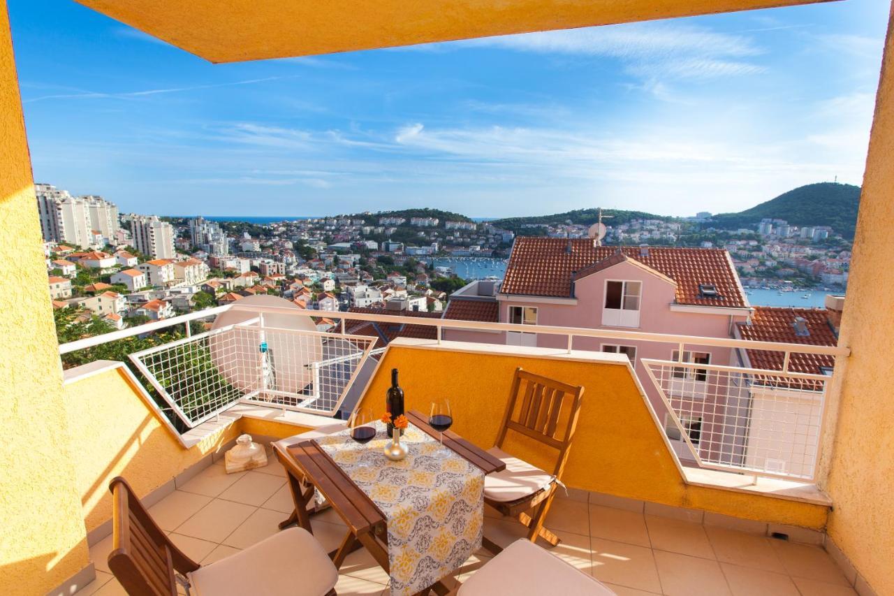 Two Bedroom Apartment with Sea View & Balcony 2