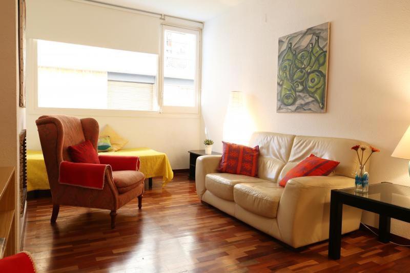 Sweet BCN Three Bedroom Apartment 2