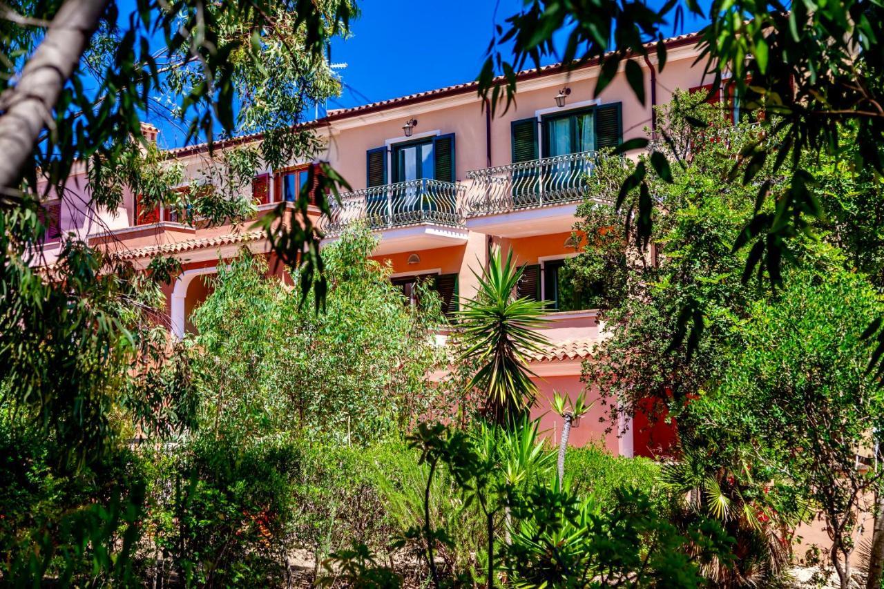 Isa - Residence with Swimming-Pool in Sos Alinos 1