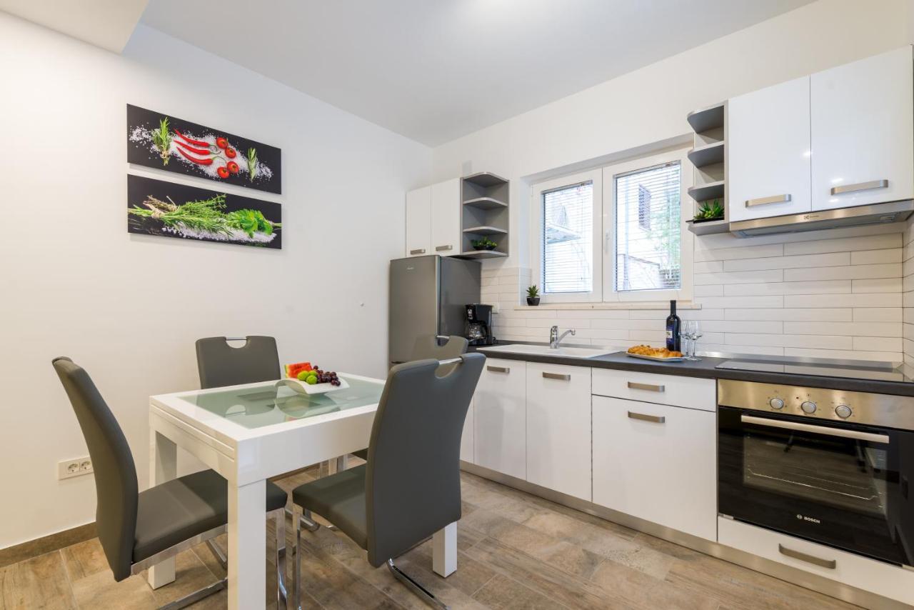 Apartment Helen Deluxe 2