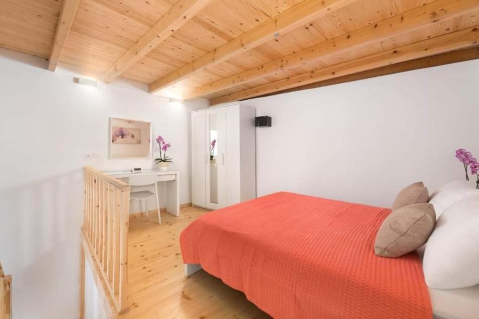 Niochori Apartments 1 2