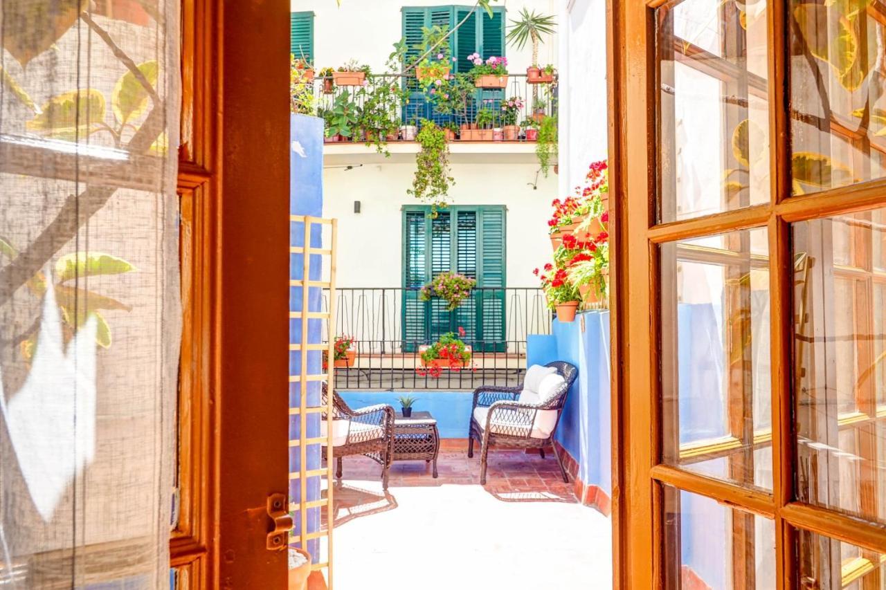 Charming Patio by Hello Homes Sitges 1