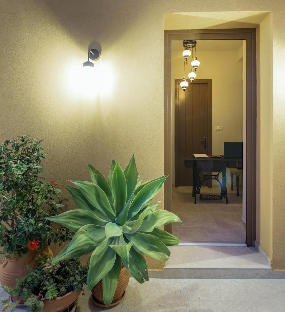 Spanish Knights Inn 1