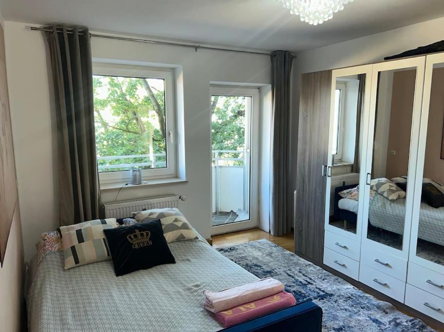 Beautiful 2-Bedroom Apartment in Munich Center (Adults Only)