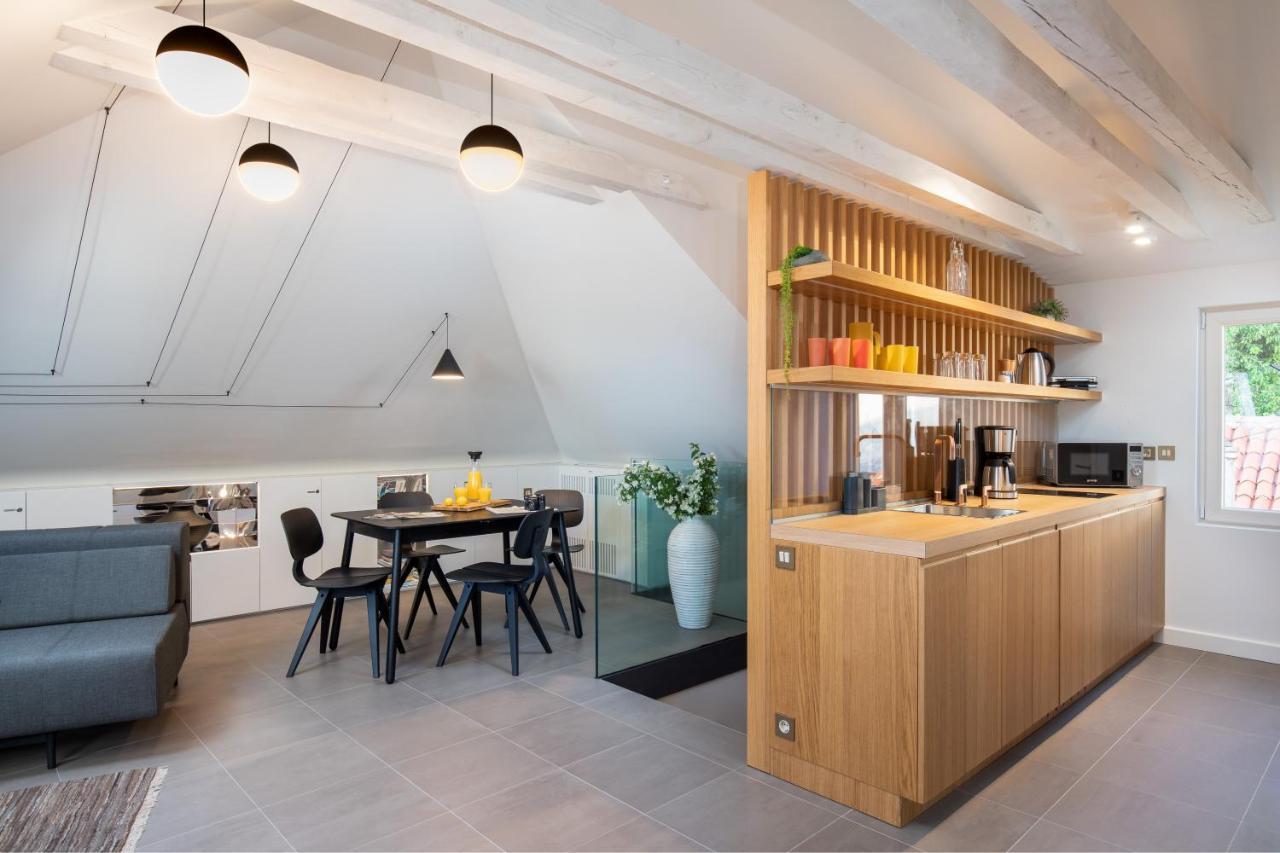 Deluxe Studio Lights, Camera, Action!