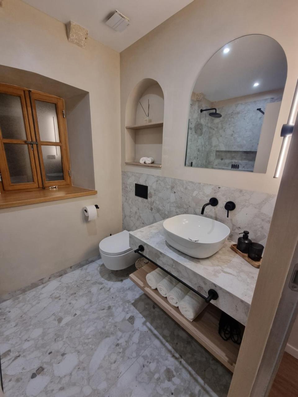 Old Town Olive Luxury Room for 2 2