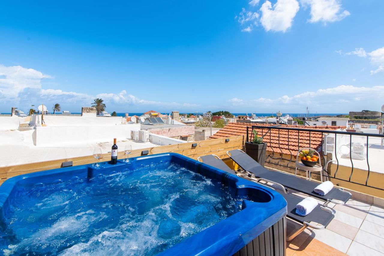 A Unique 3-4 Bedrooms House in Old Town 2