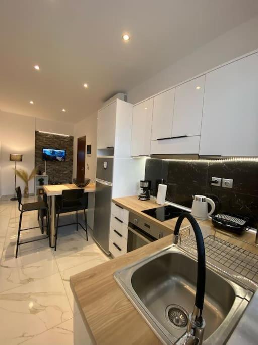 Melograno di Rodi 2 (Adults Only)