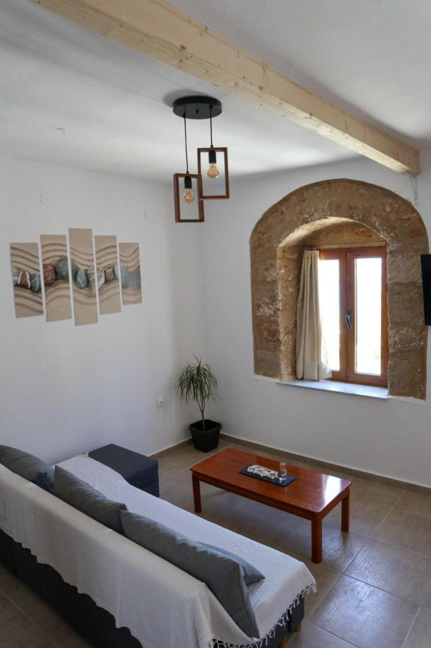 Heliophilia Lindos 1