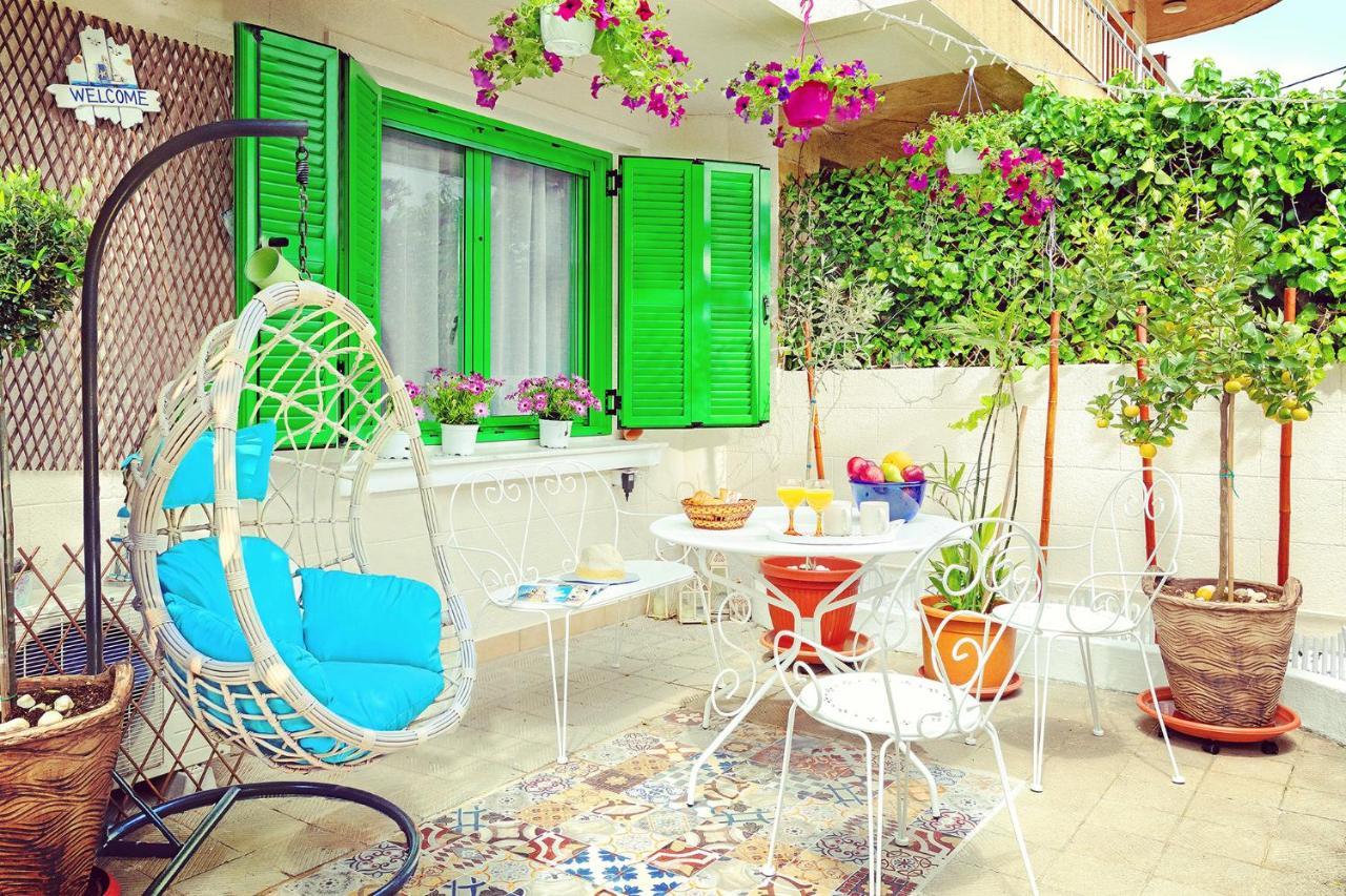 The Eclectic Yard Home -Famous for Its Design 1