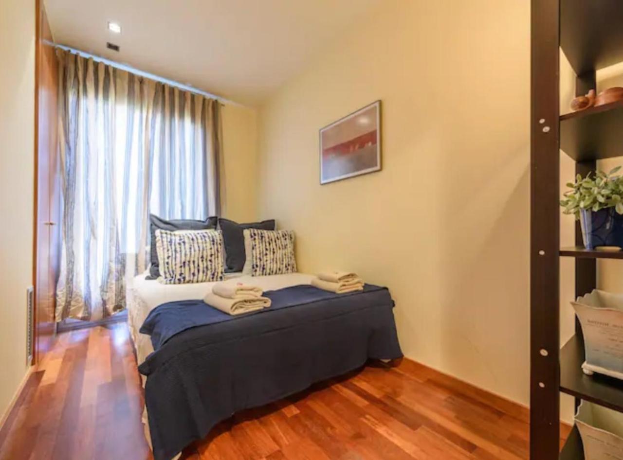 Ramblasrentals Stylish Bright 3br New Catalan Flat 10m Ramblas - Parking - Wifi 2