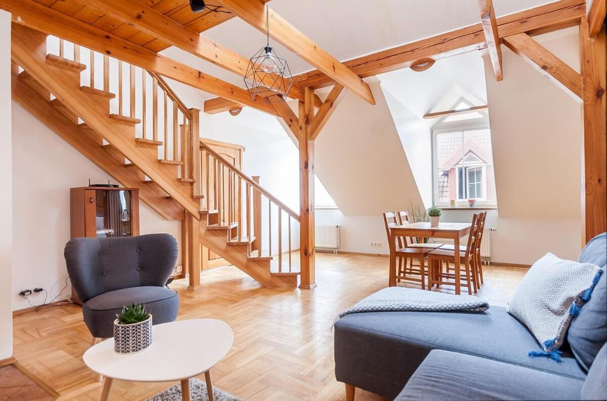 Old Town Apartment with 3 Bedrooms by Urban Rent 2