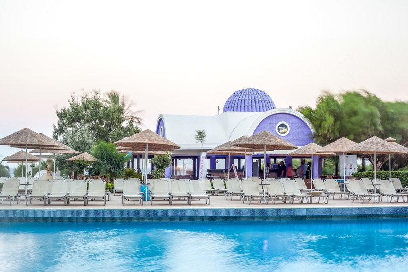 Pegasos Deluxe Beach Hotel 2