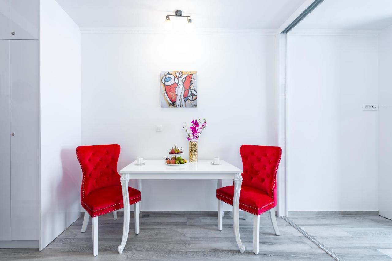 Royal Luxuria Modern Studio (Adults Only) 1