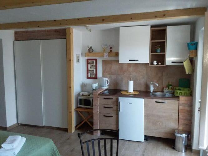 Apartment Mir - Studio Apartment with Garden View 2