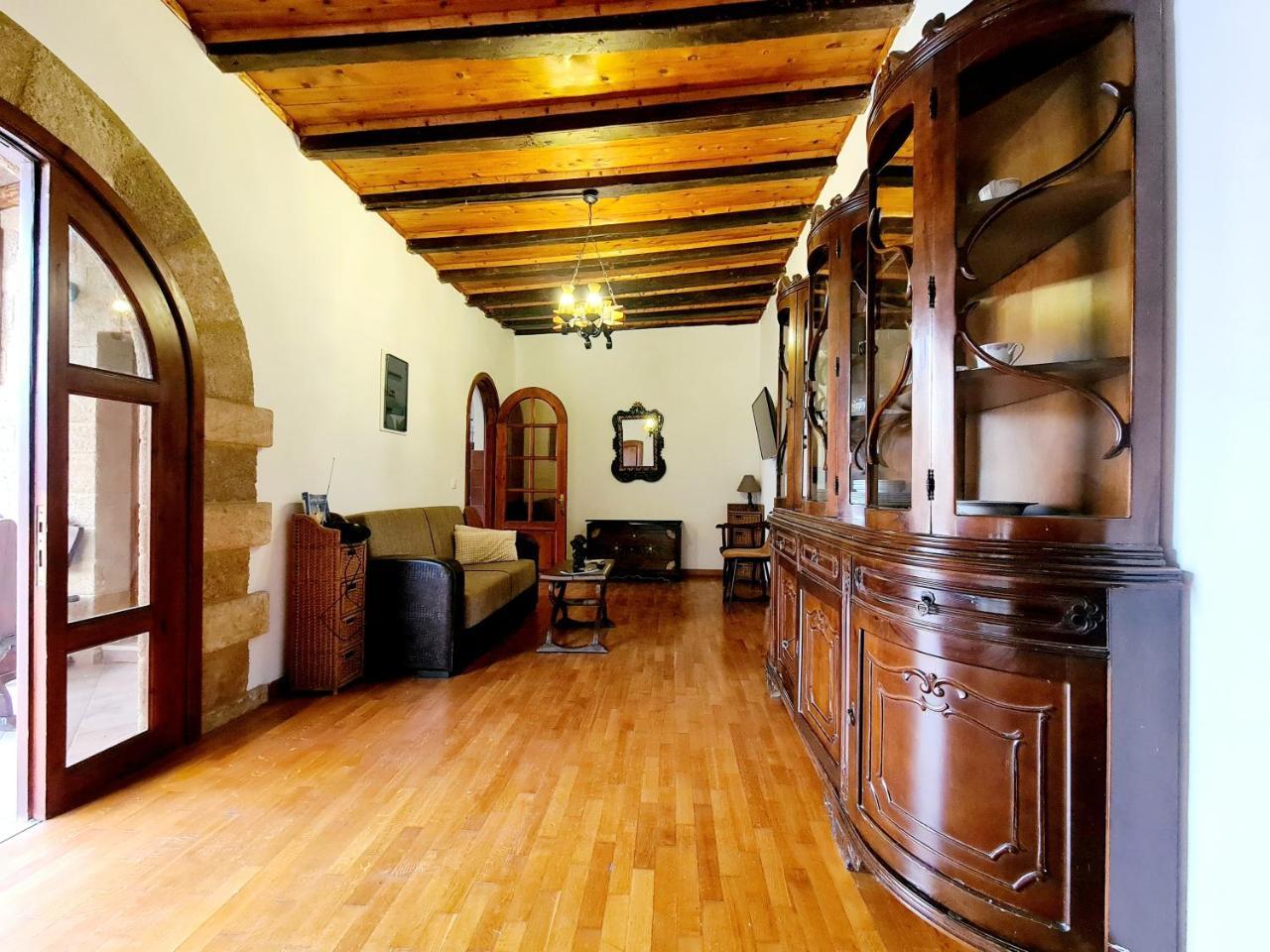 Shades of Wood Old Town 1