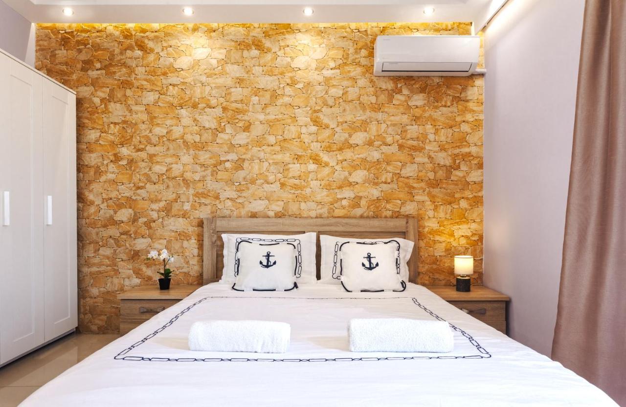 5- Luxury Suite for 4 in the Most Central Part of Rhodes! 2