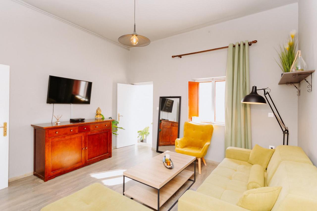 Rhodes Old Town Apartment Manos 1