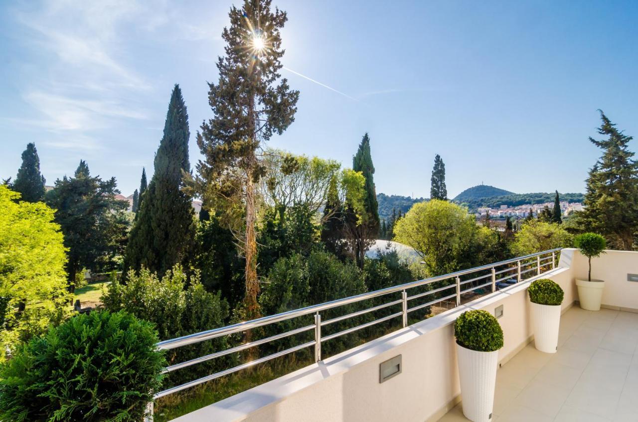 Magellan Deluxe One 1