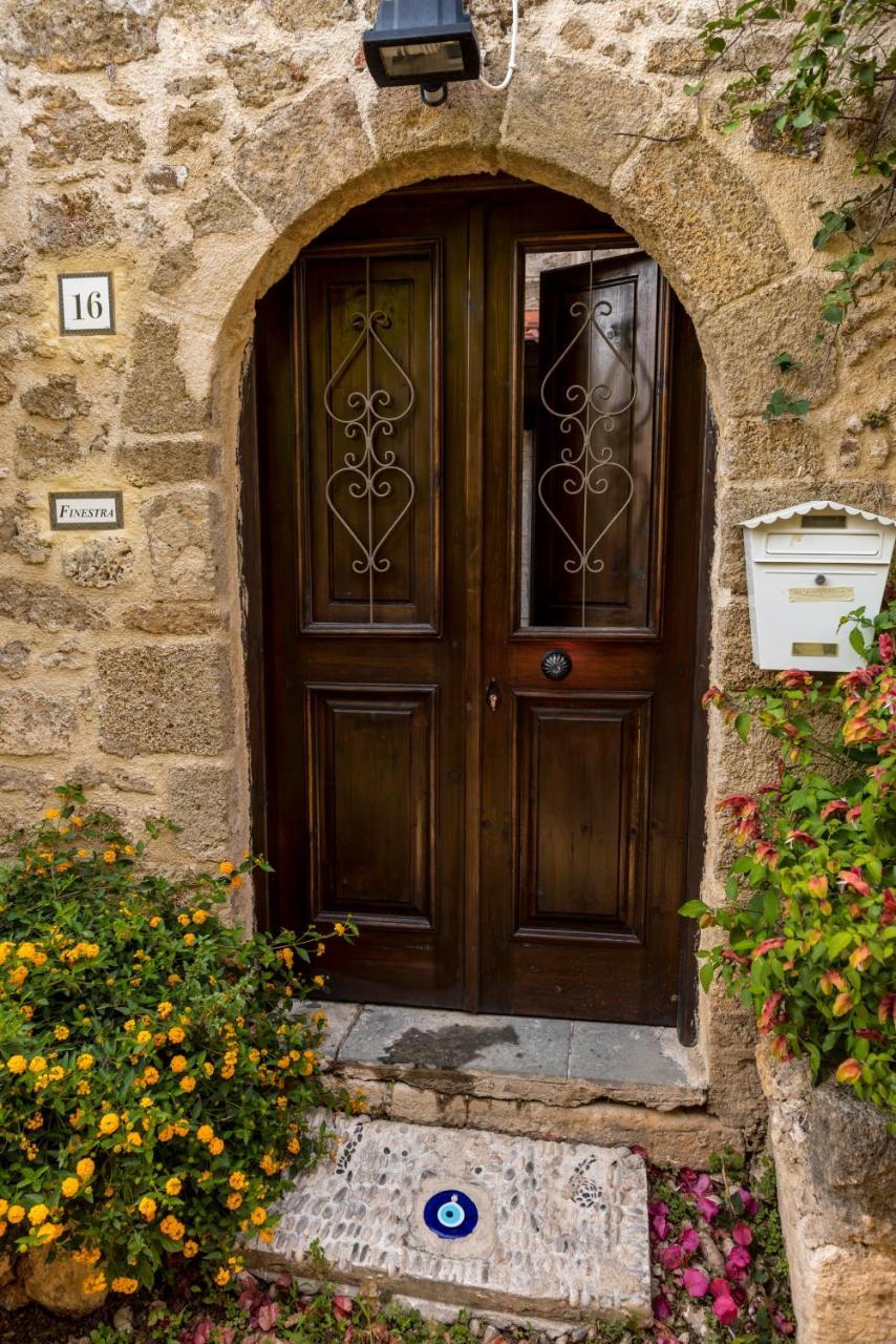 Finestra Medieval Home 1