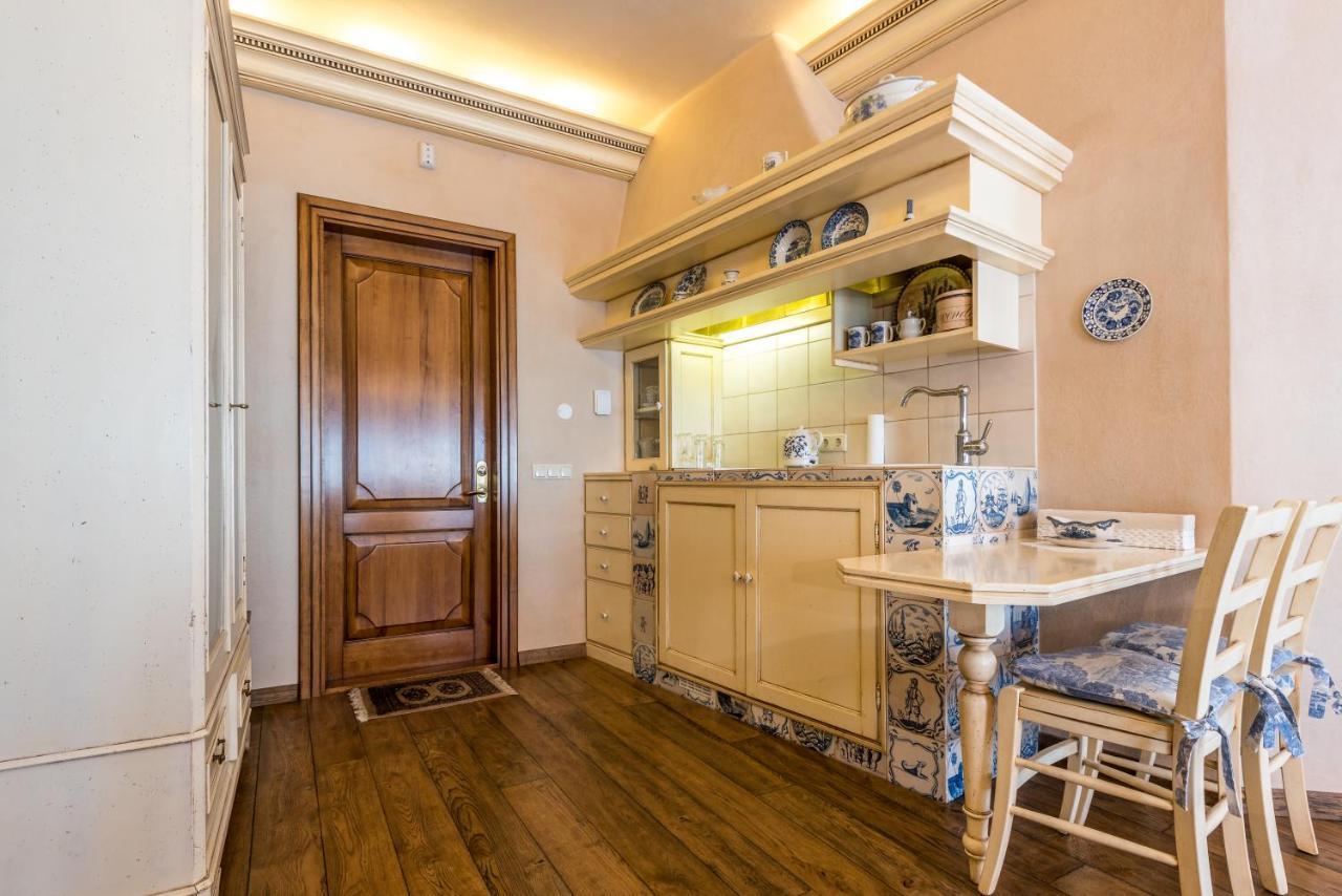 Castle Street Retreat, 19 2