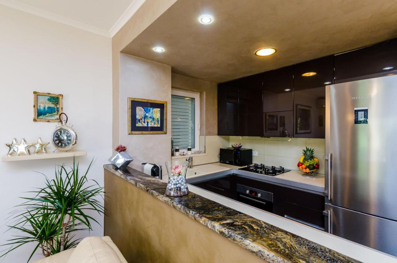 Magellan Deluxe Two 2